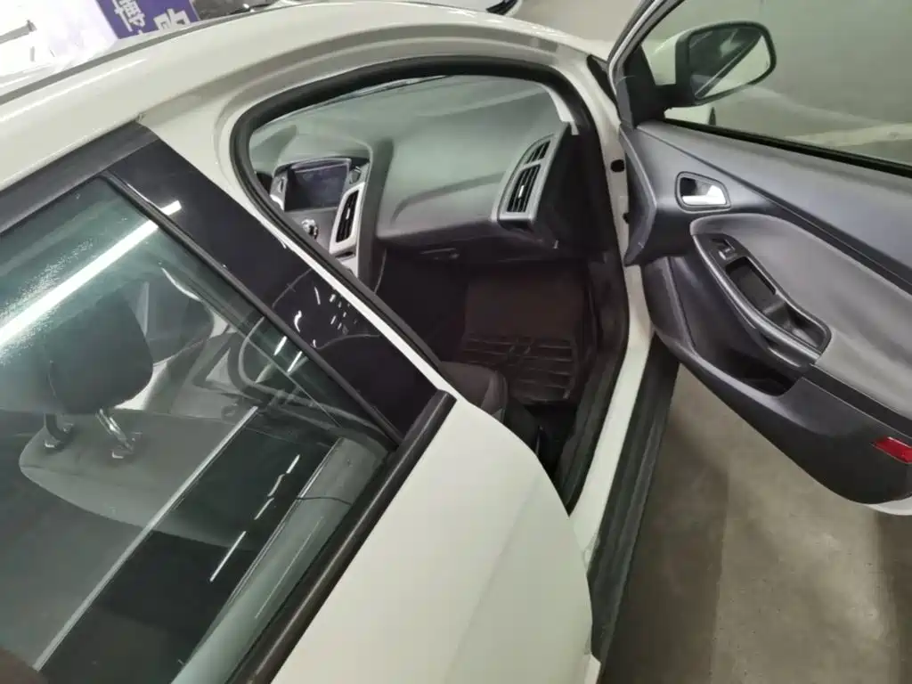 Ford Focus — миниатюра 9