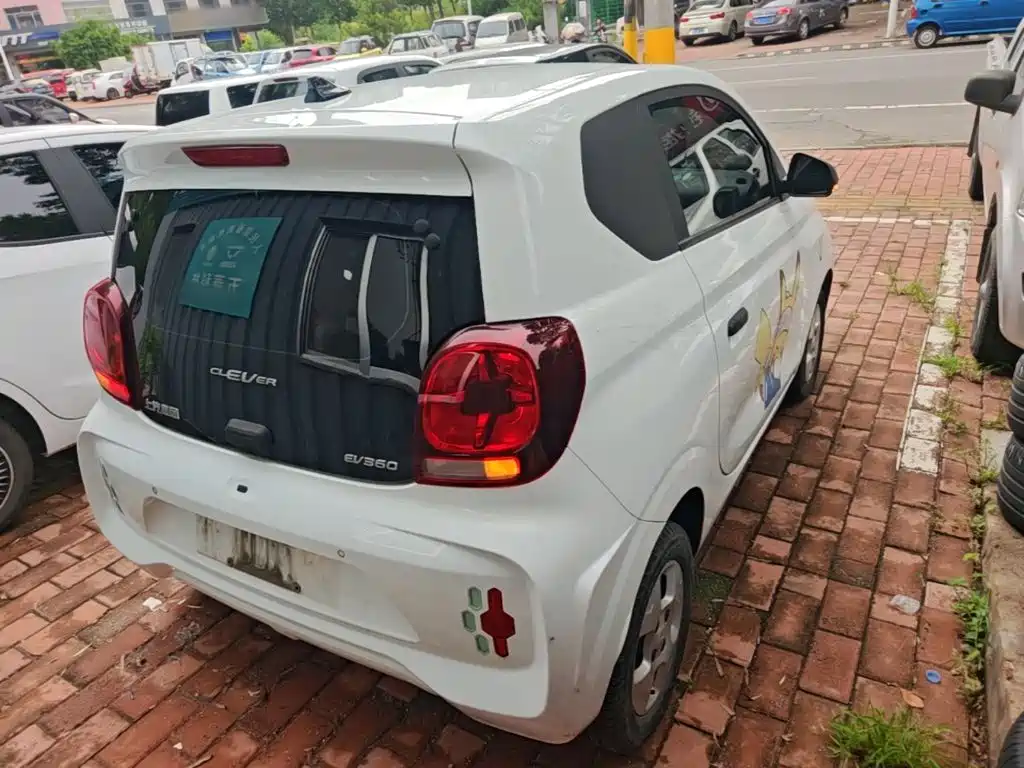 Roewe Clever — миниатюра 7