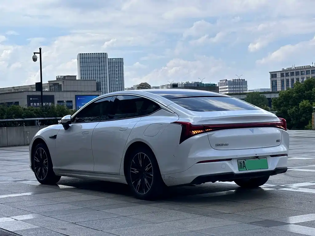 NEZHA AUTOMOBILE NEZHA S