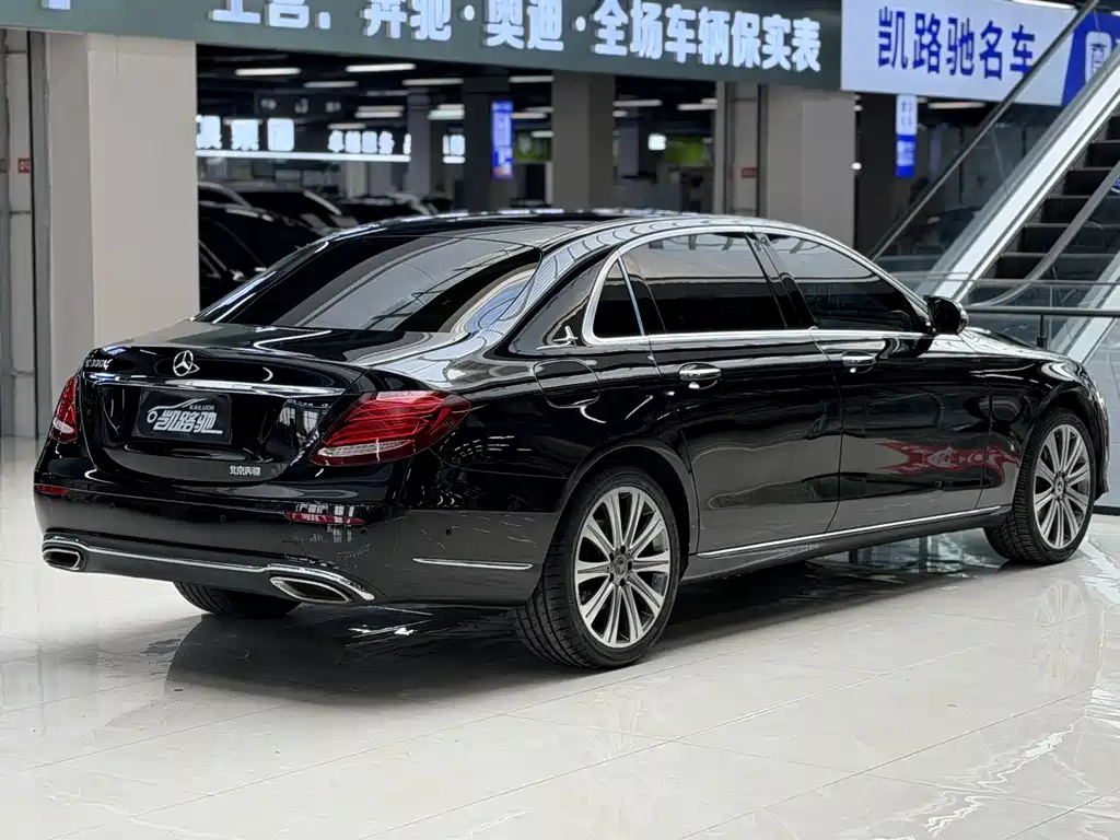 MERCEDES-BENZ E CLASS