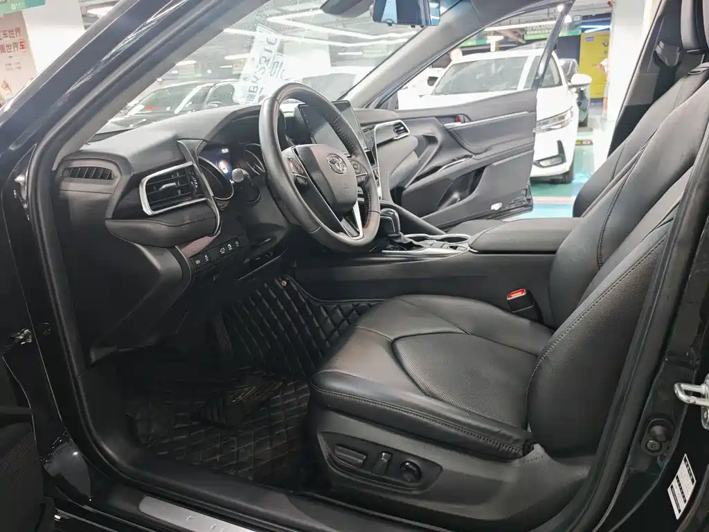 Toyota Camry — миниатюра 6