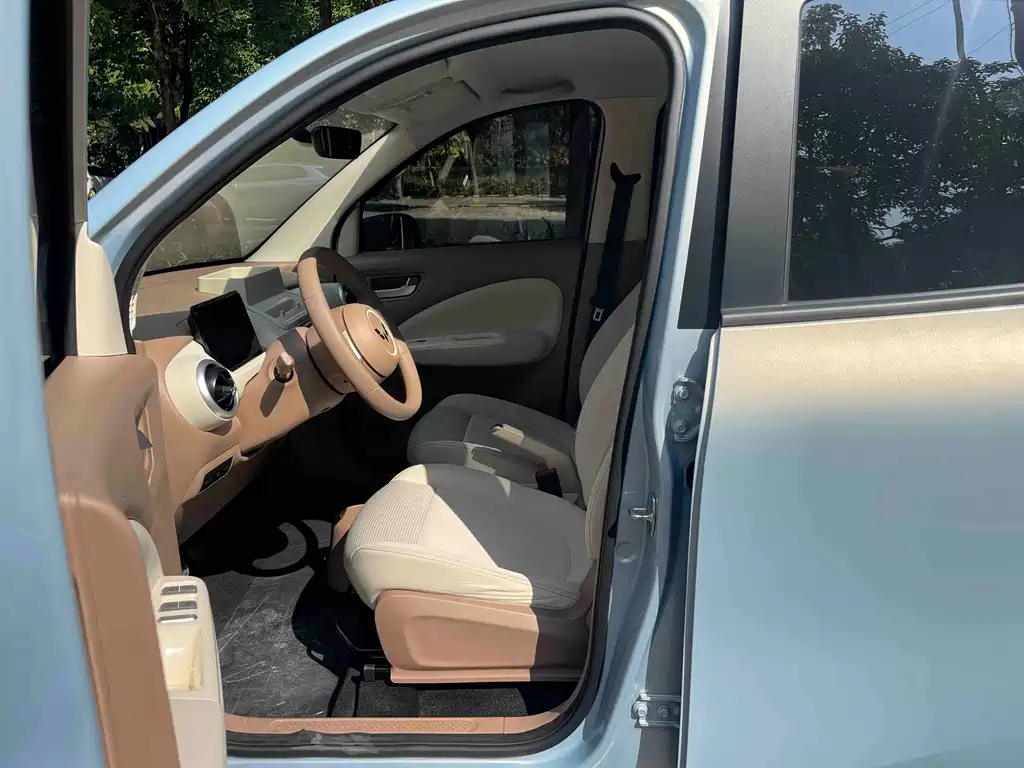 Wuling MINIEV — миниатюра 8