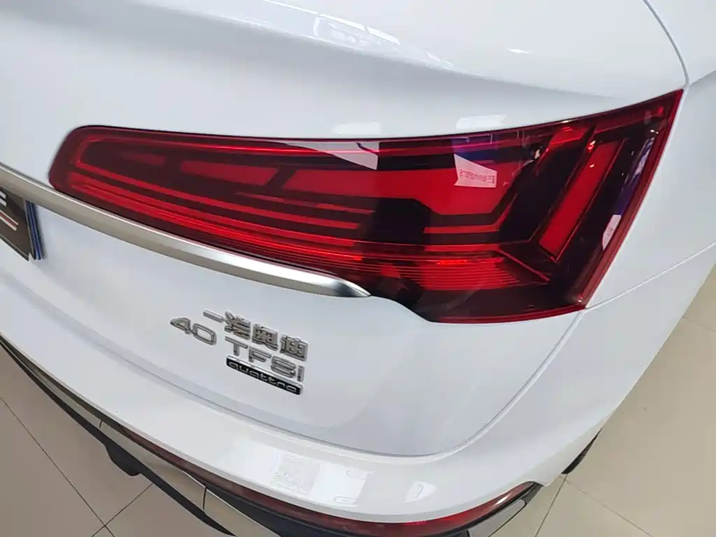 Audi Q5L Sportback — миниатюра 8
