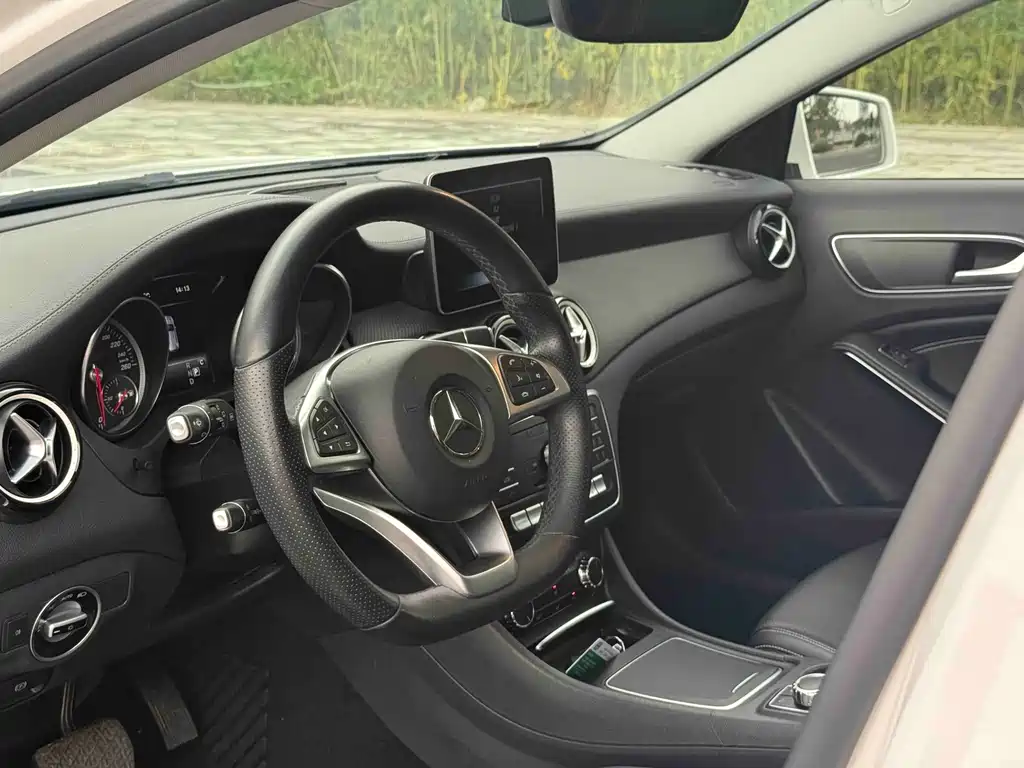 Mercedes-Benz GLA — миниатюра 6
