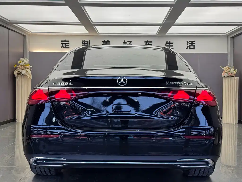 Mercedes-Benz E-Class — миниатюра 13
