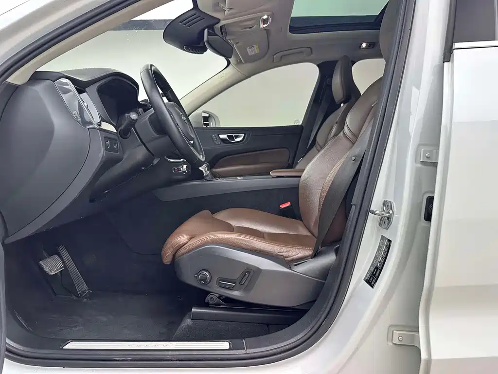 Volvo XC60 — миниатюра 4