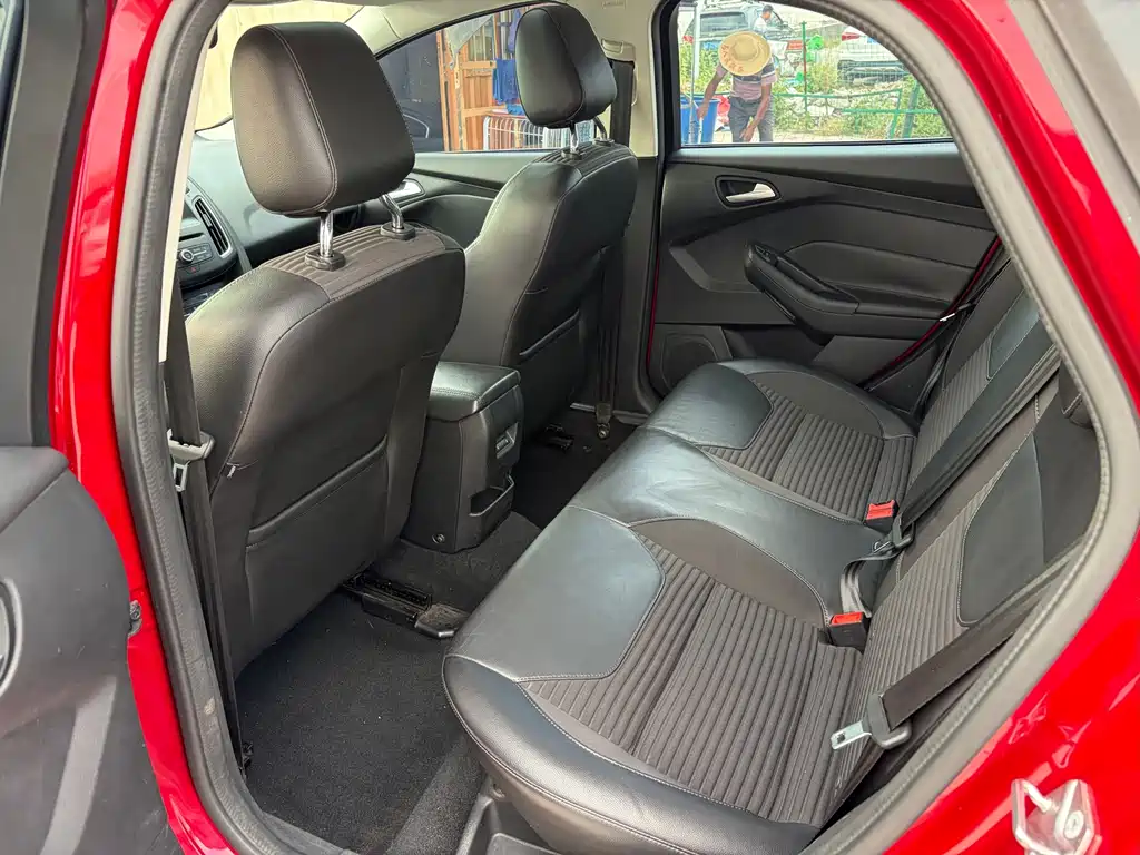 Ford Focus — миниатюра 11
