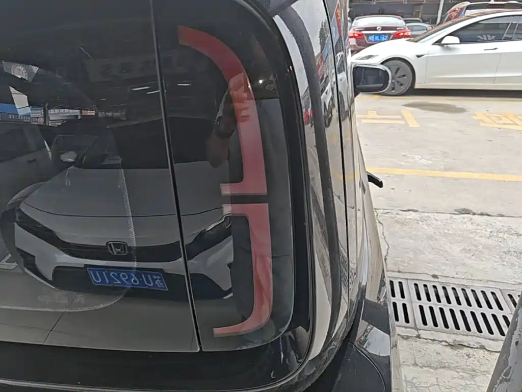 Baojun KiWi EV — миниатюра 8
