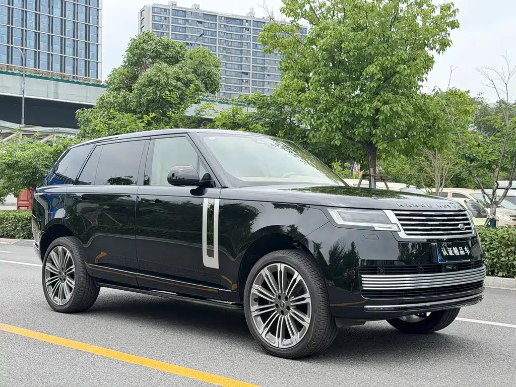 Land Rover Range Rover 2024 3.0 L6 400PS SV Long Wheelbase 4 мест