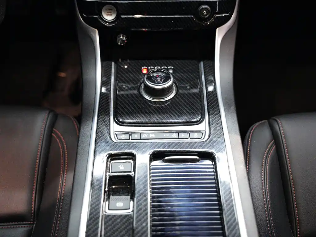 Jaguar XEL — миниатюра 18