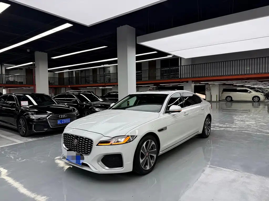 Jaguar XFL