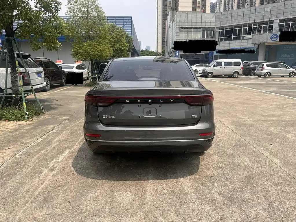 Geely Emgrand — миниатюра 6