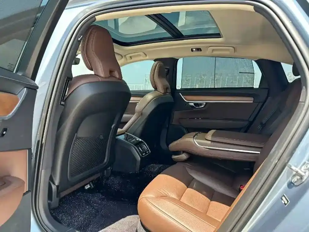 Volvo S90 — миниатюра 9