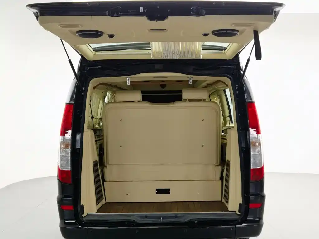 Mercedes-Benz Vito — миниатюра 9
