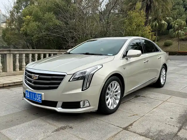 CADILLAC XTS