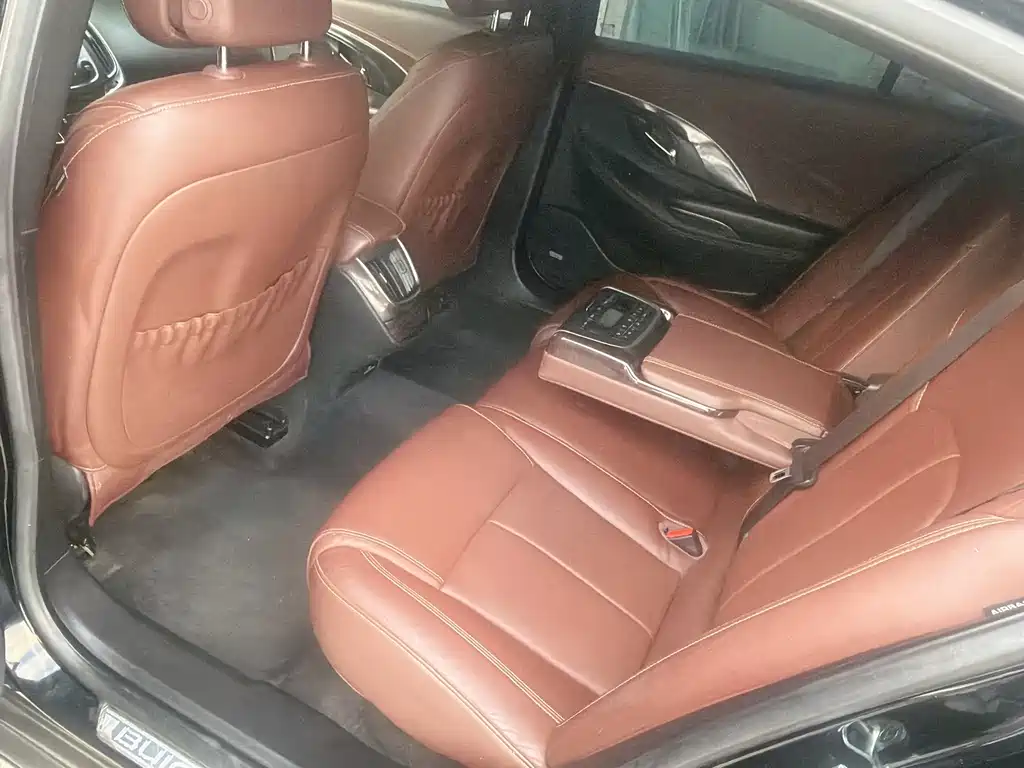 Buick LaCrosse — миниатюра 10