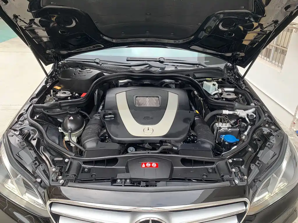 Mercedes-Benz E-Class — миниатюра 16