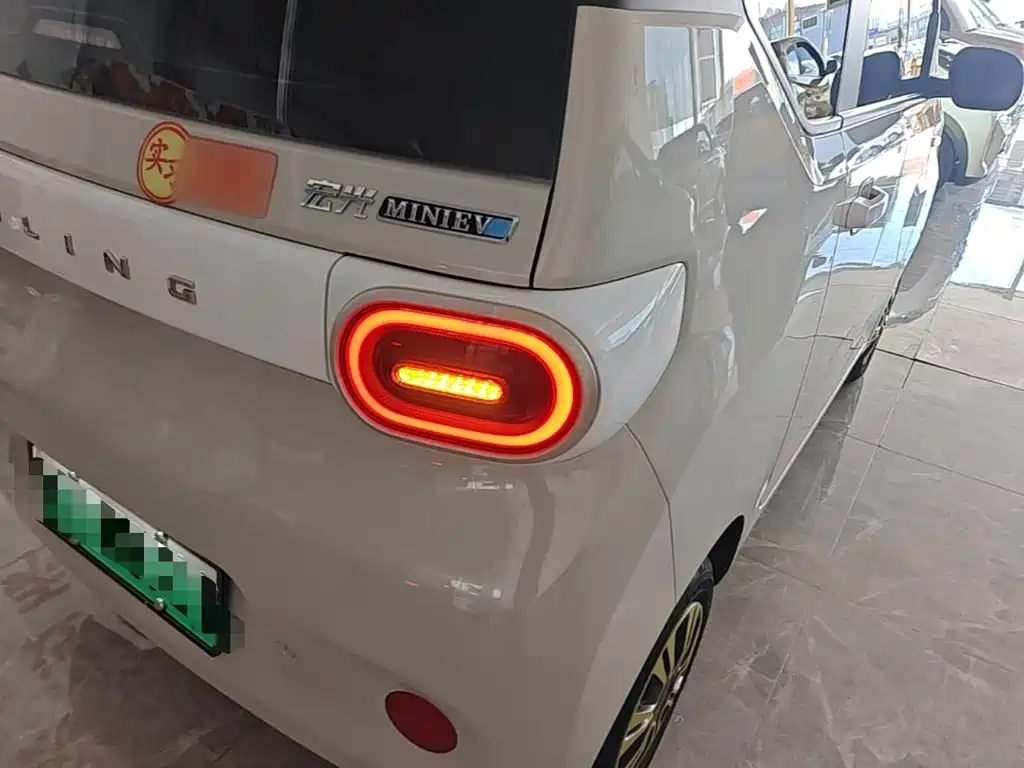 Wuling MINIEV — миниатюра 8