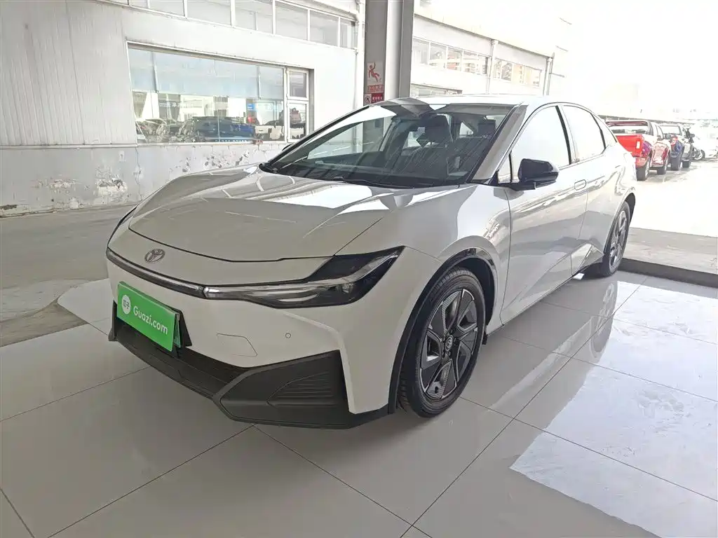 Toyota bZ3 2024