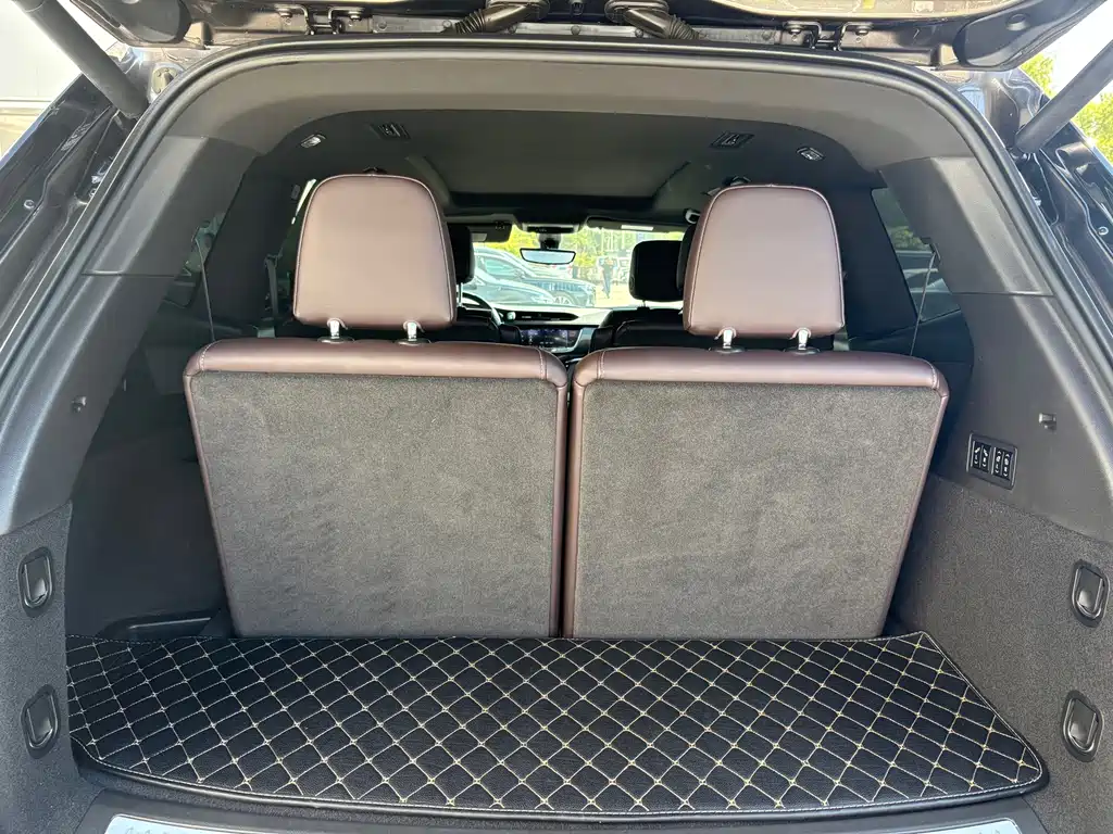 Cadillac XT6 — миниатюра 11