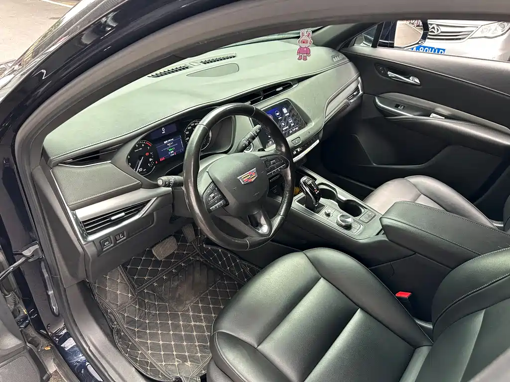 Cadillac XT4 — миниатюра 6