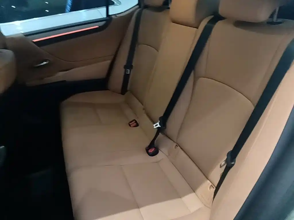 Lexus ES — миниатюра 17