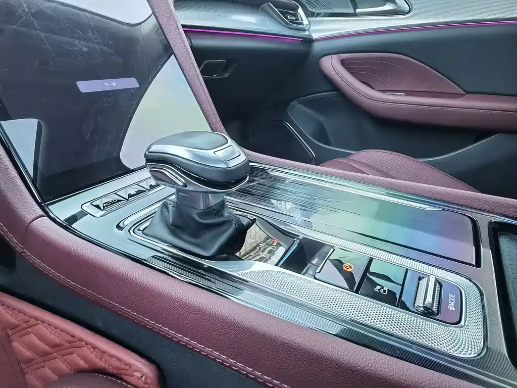 Hongqi Hongqi H5 — миниатюра 14