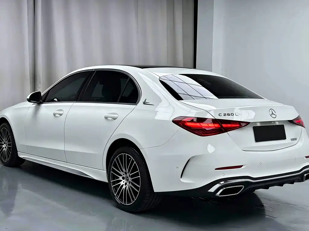 Mercedes-Benz C-Class — миниатюра 11