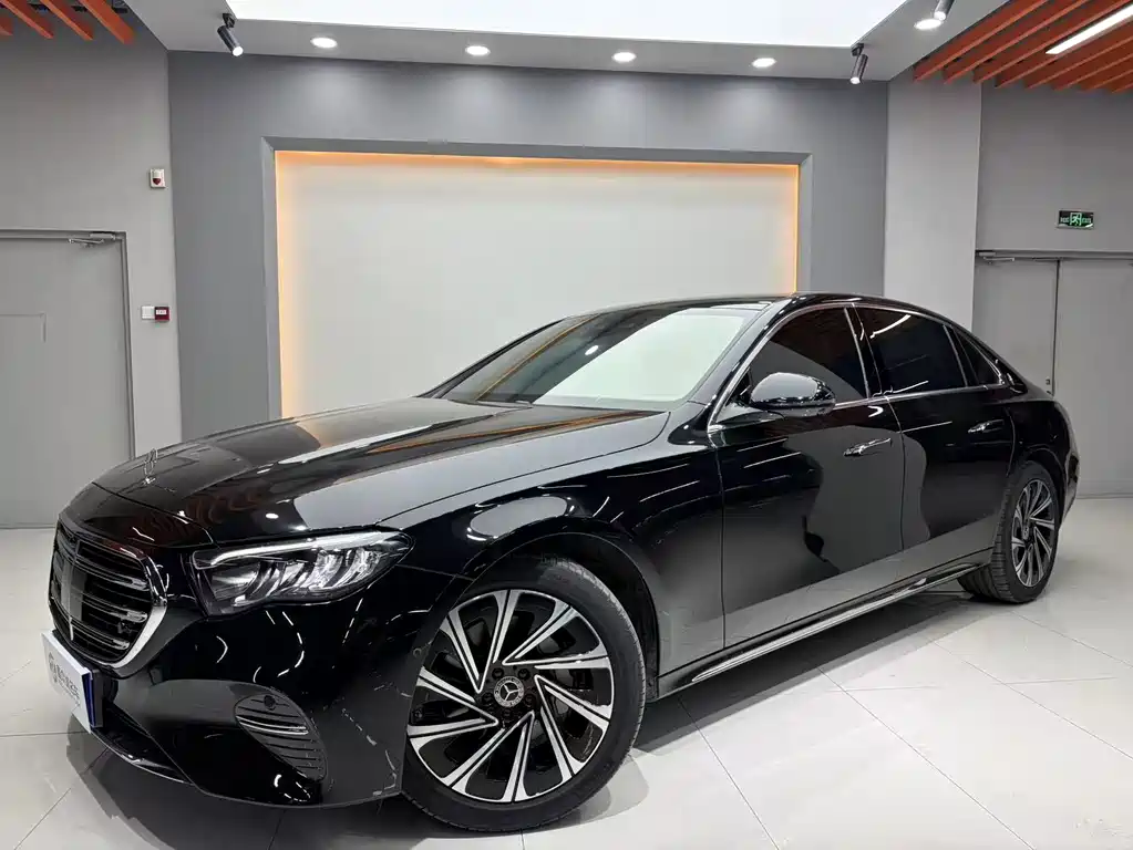 Mercedes-Benz E-Class 2024