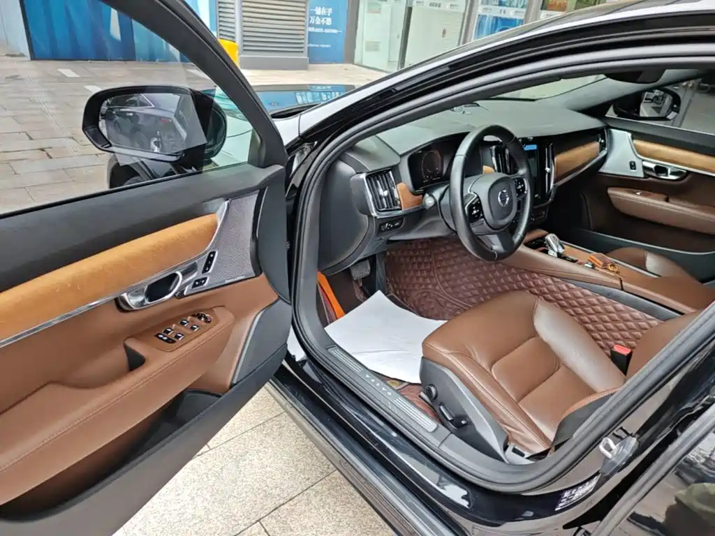 Volvo S90 — миниатюра 16