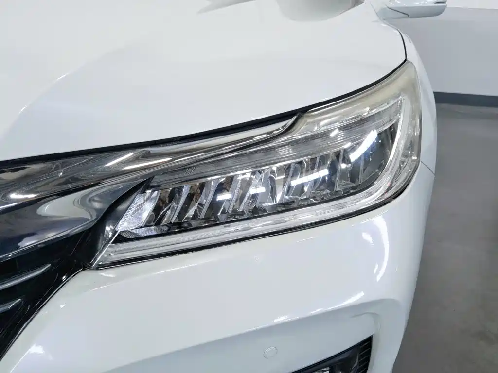 Honda Accord — миниатюра 7