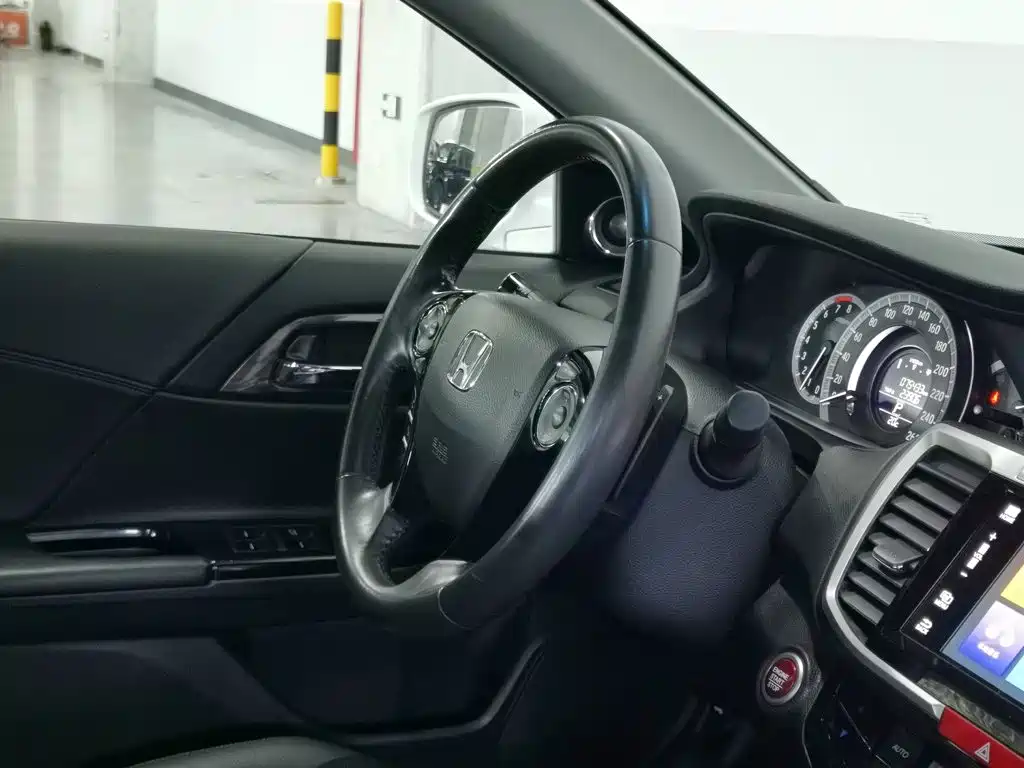 Honda Accord — миниатюра 22