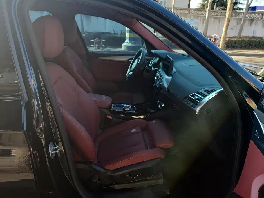 BMW iX3 — миниатюра 8