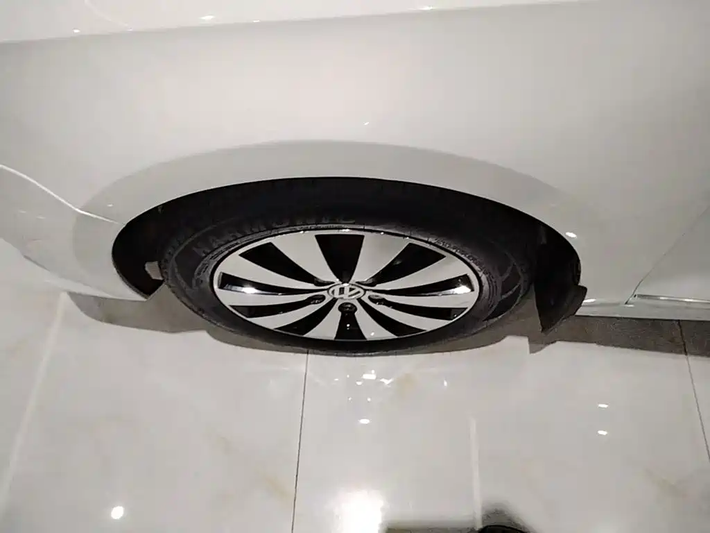 Volkswagen Sagitar — миниатюра 23