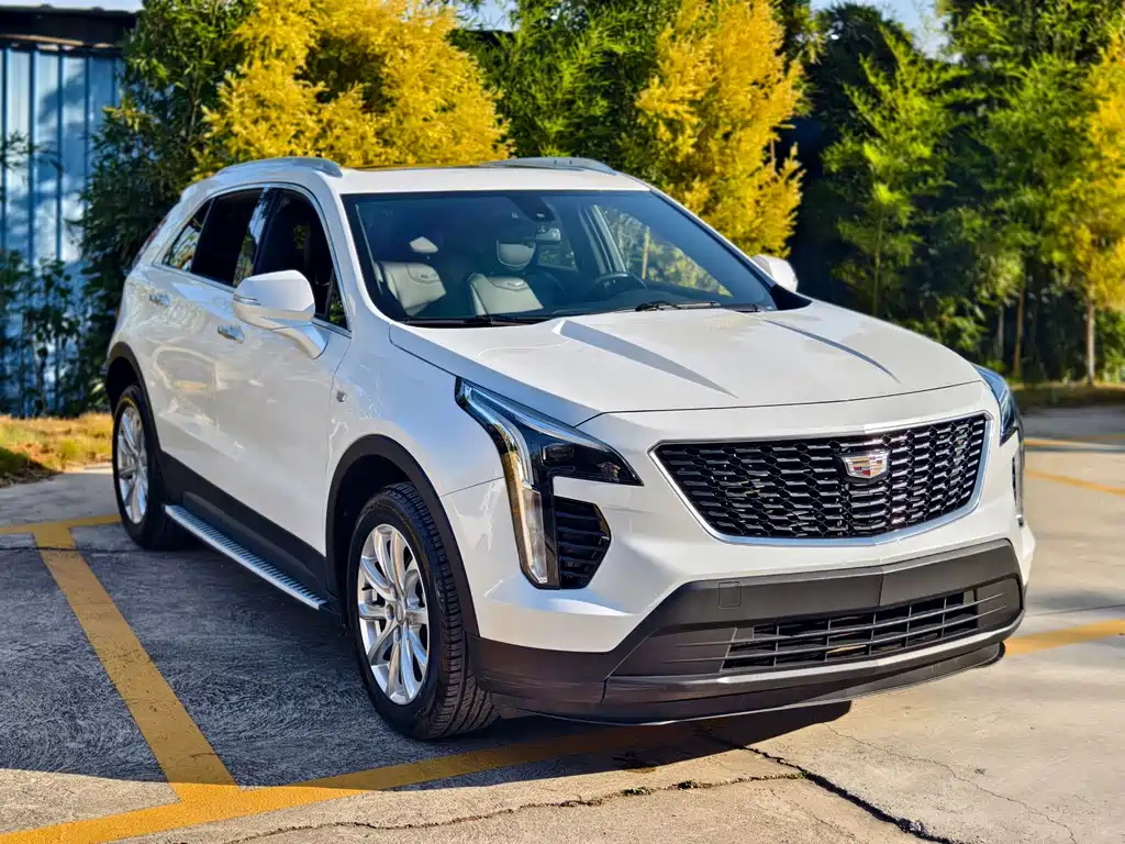 CADILLAC XT4