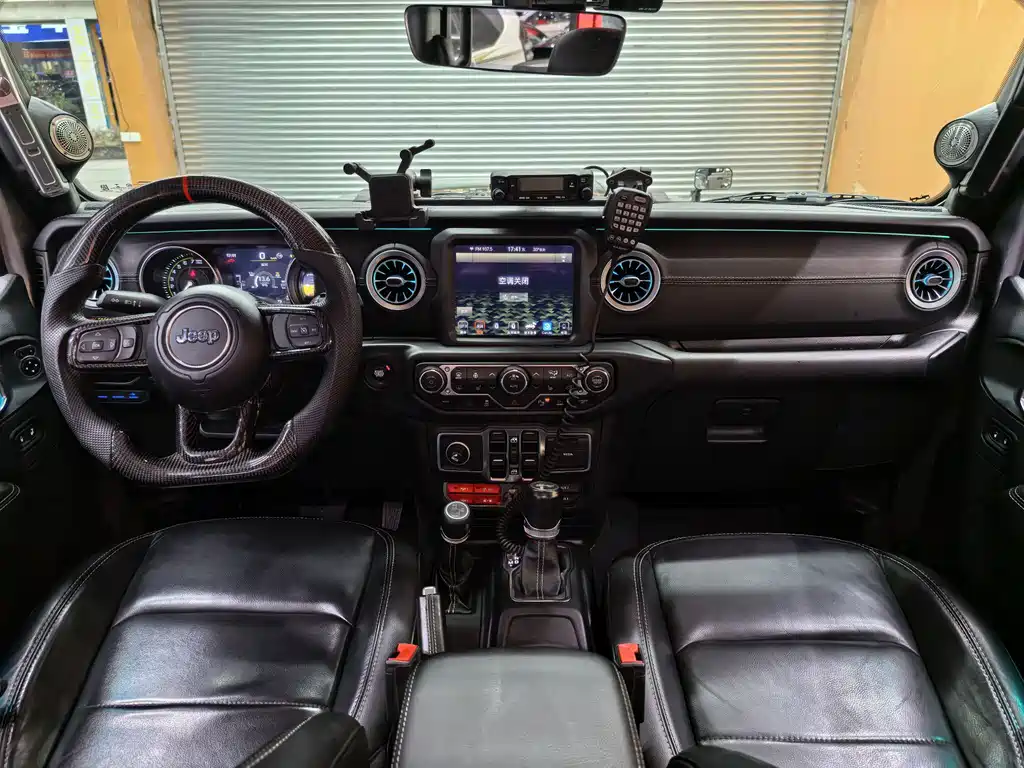 Jeep Wrangler PHEV — миниатюра 16