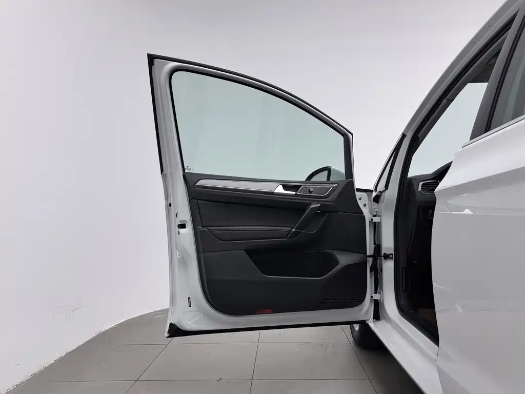 Volkswagen Golf Sportsvan — миниатюра 8