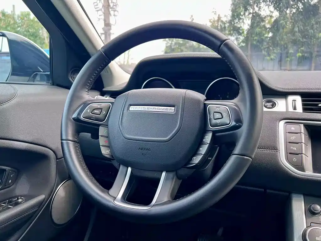 Land Rover Evoque — миниатюра 12