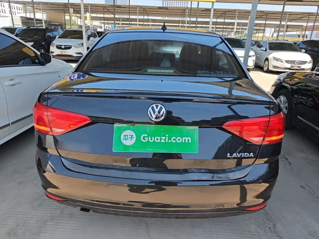 Volkswagen Lavida — миниатюра 6