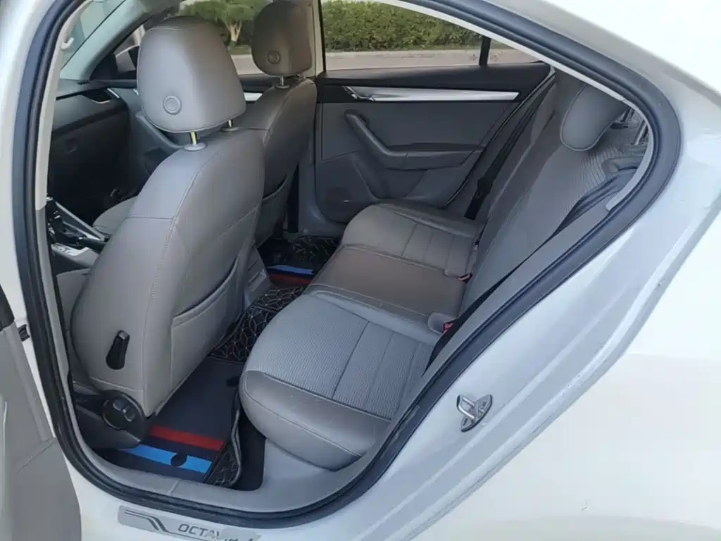 Skoda Octavia — миниатюра 17
