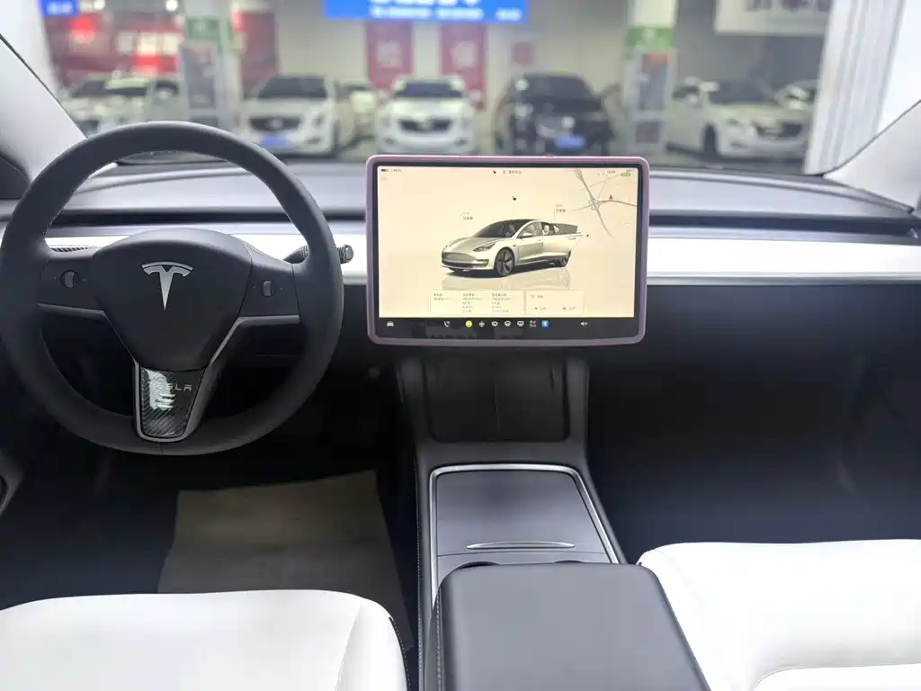 Tesla Model 3 — миниатюра 4