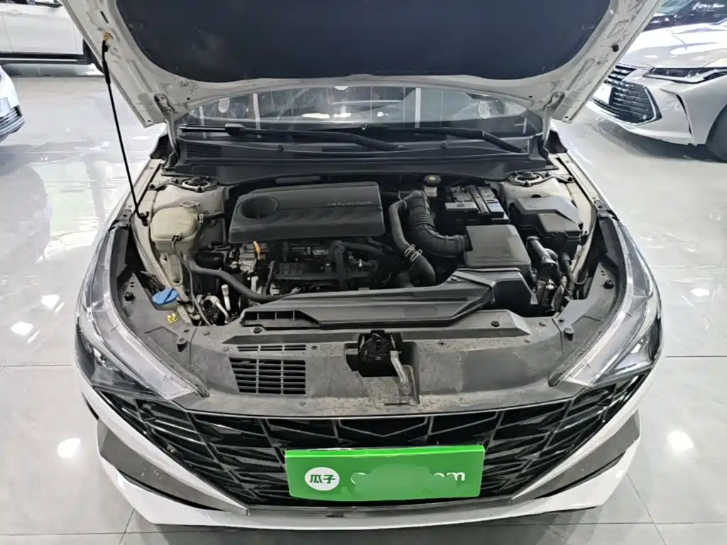 Hyundai Elantra — миниатюра 20