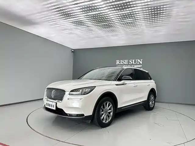 LINCOLN ADVENTURER 2021