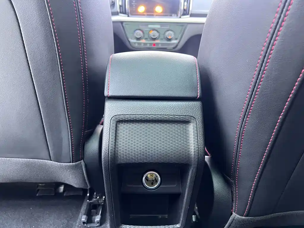 Skoda Kamiq — миниатюра 17