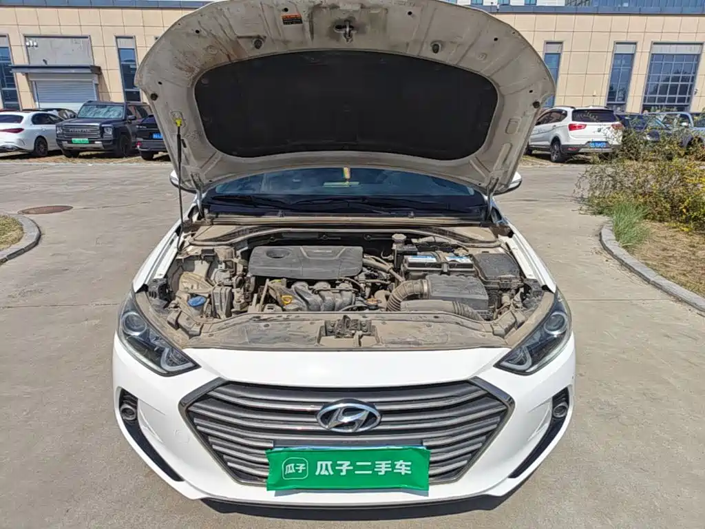 Hyundai Elantra — миниатюра 16