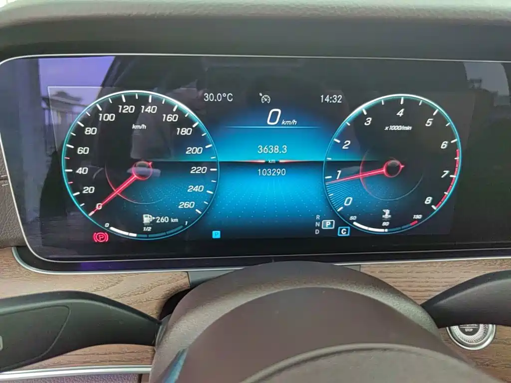 Mercedes-Benz E-Class — миниатюра 12