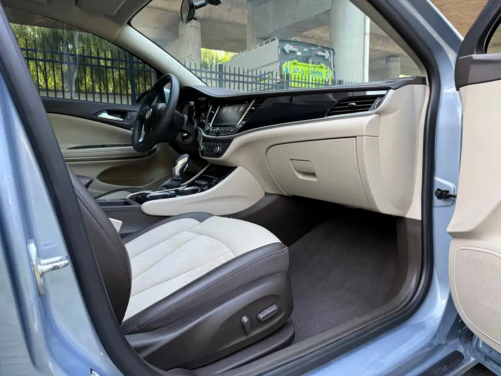 Buick Verano — миниатюра 9