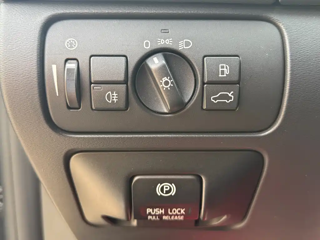 Volvo S60 (Import) — миниатюра 15