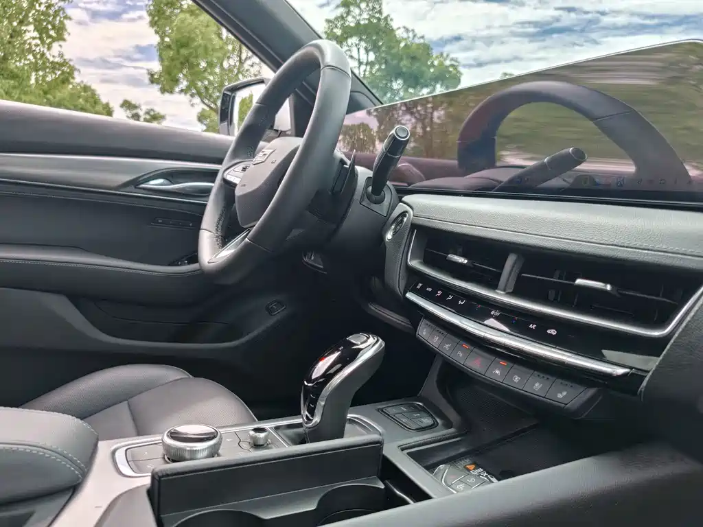 Cadillac CT5 — миниатюра 28
