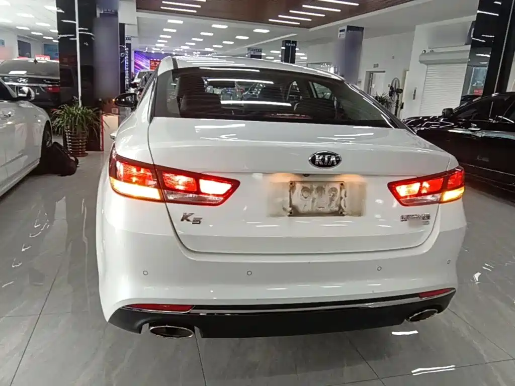 Kia K5 — миниатюра 6